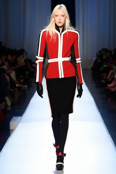 Look 18